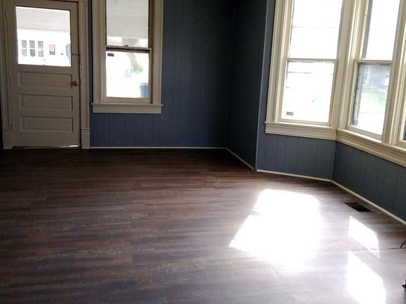 3rd image of 514 E Main St