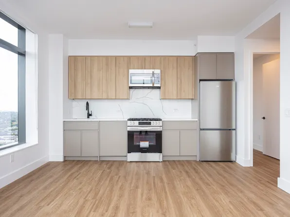 2230 Cropsey Avenue image 4 of 70