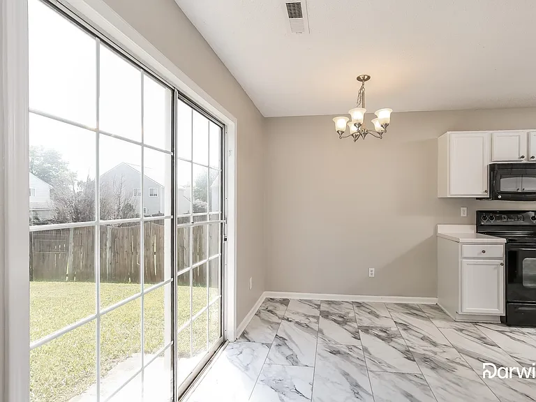 704 Sunmeadow Dr — Photo 9