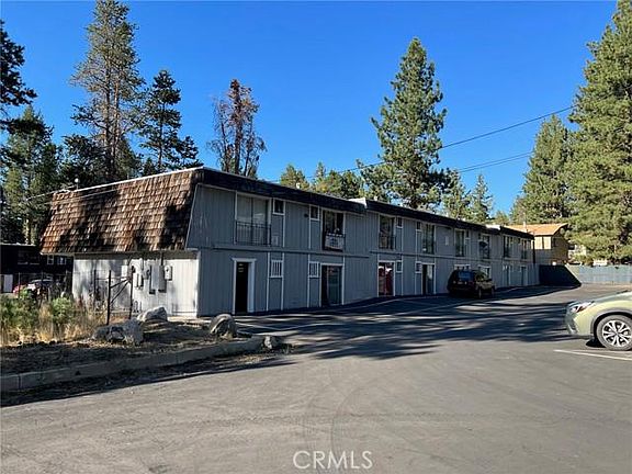 2nd image of 3668 Spruce Ave