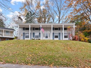 210 Roscoe Ave, Muscatine, IA 52761