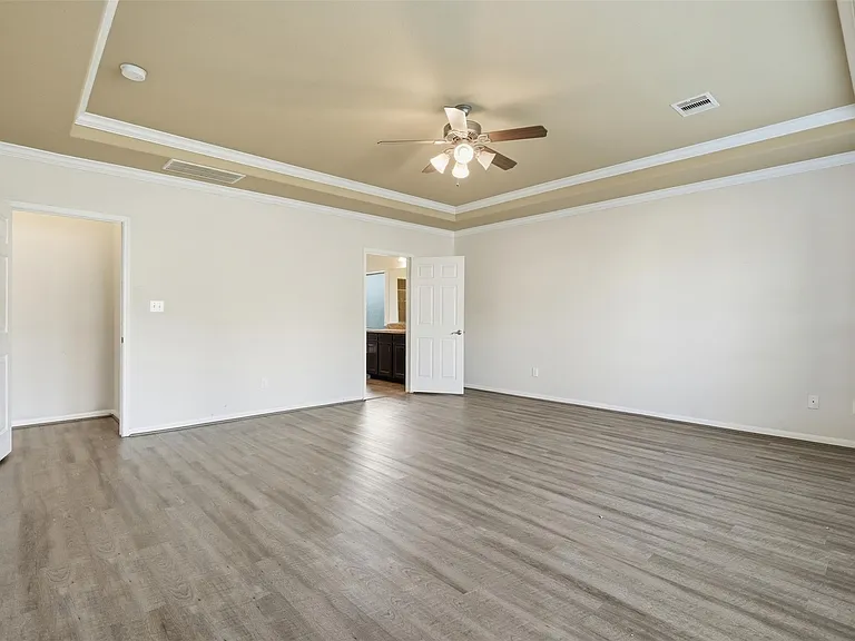 5035 Crystal Bluff Ct — Photo 8
