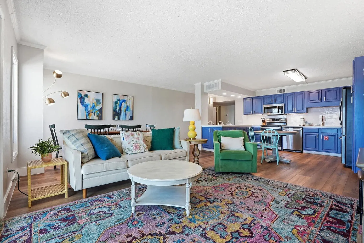 3 bed, 3.0 bath, 1528 sqft, $3,342 — Photo 2