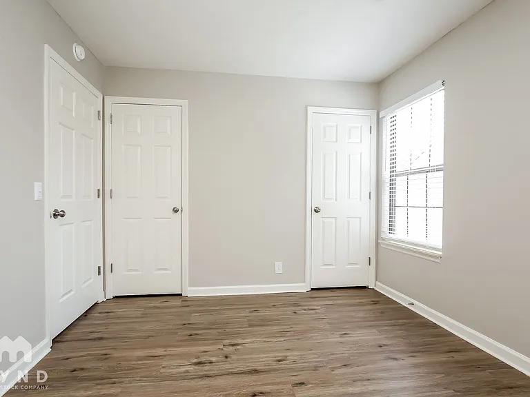 404 Bridgeton Cove Ct — Photo 12