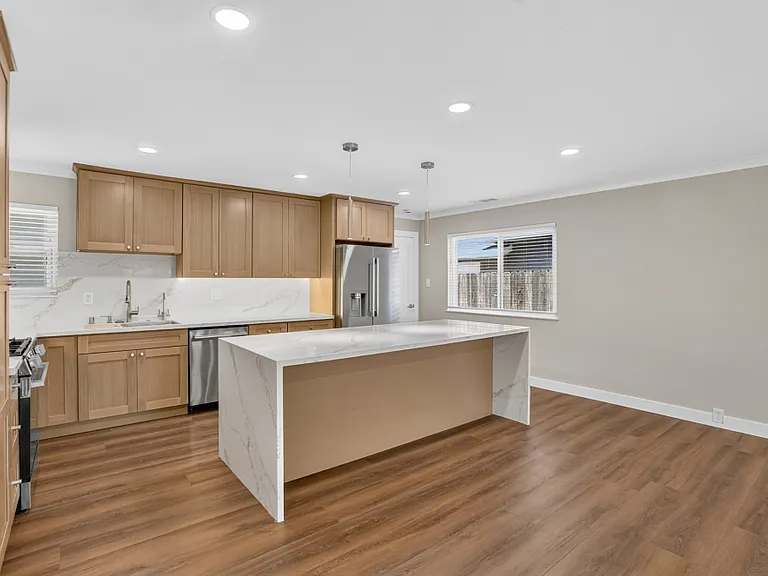 2833 Sandbrook Ct — Photo 4