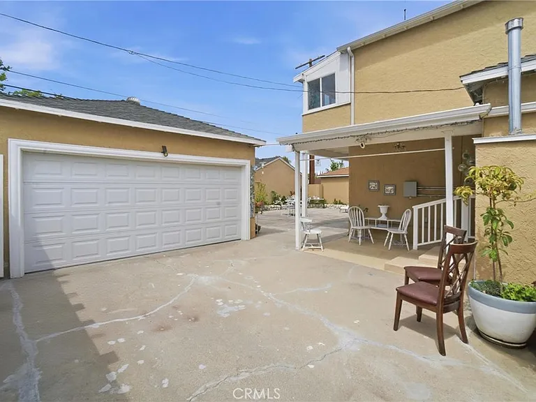 6139 Jamieson Ave — Photo 36
