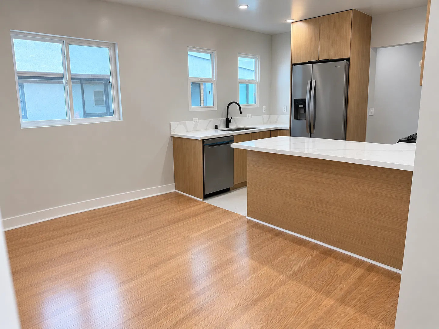 2 bed, 1100 sqft, $3,300 — Photo 1