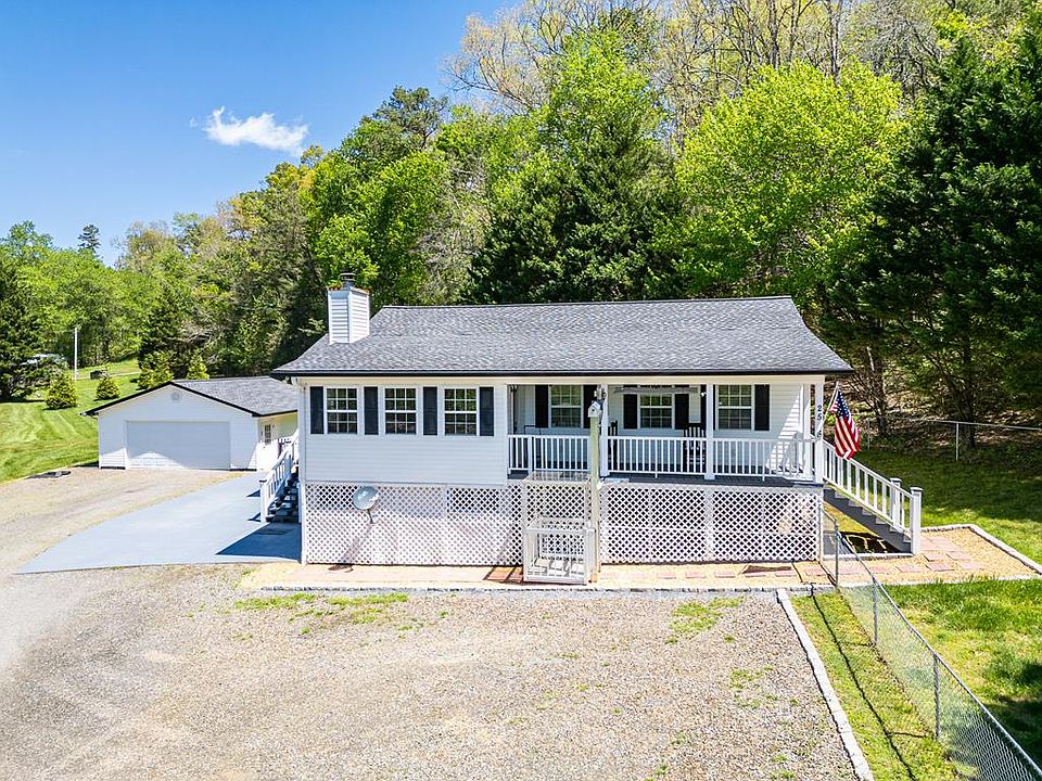 1st image of 25 Winchester Woods Dr