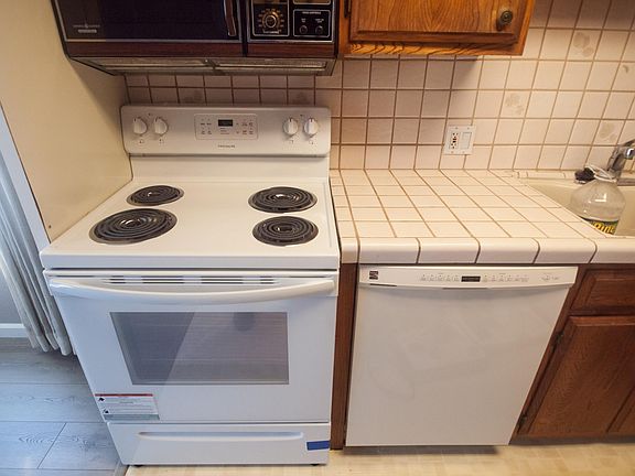 4th image of 3090 Los Prados St