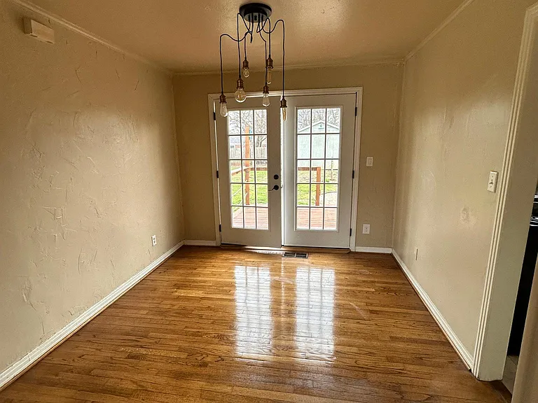 2336 Westlawn Pl — Photo 11