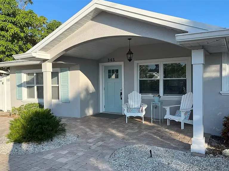 345 Avenida Leona — Photo 3