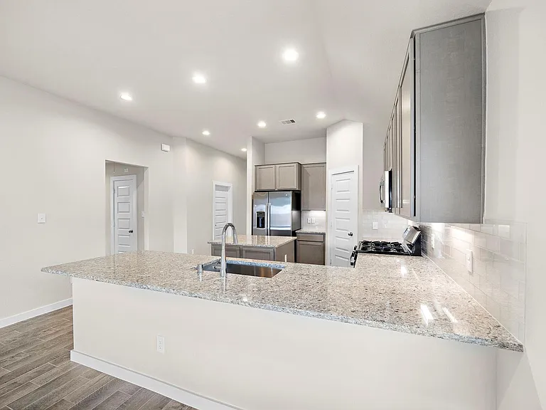 3327 Tilley Dr — Photo 18