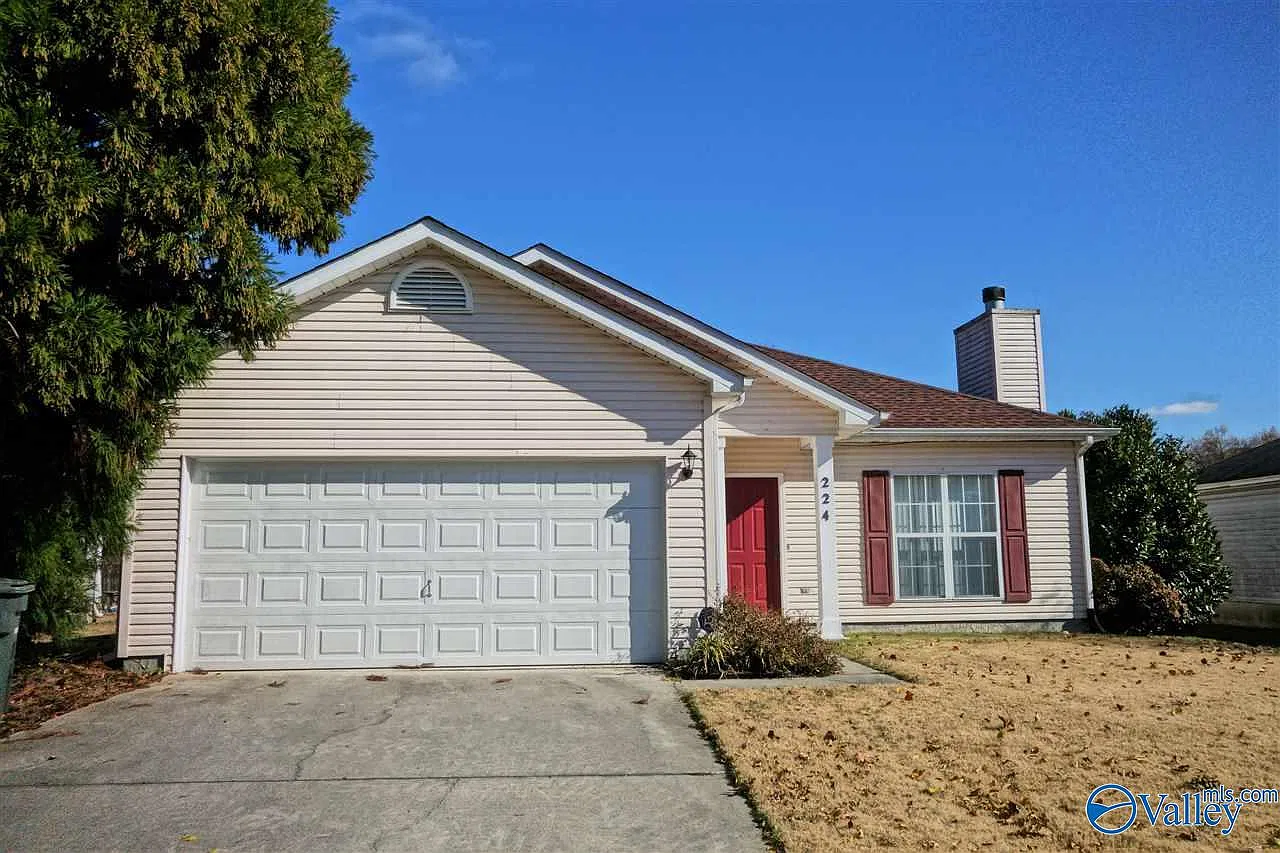3 bed, 2.0 bath, 1567 sqft, $1,600 — Photo 2