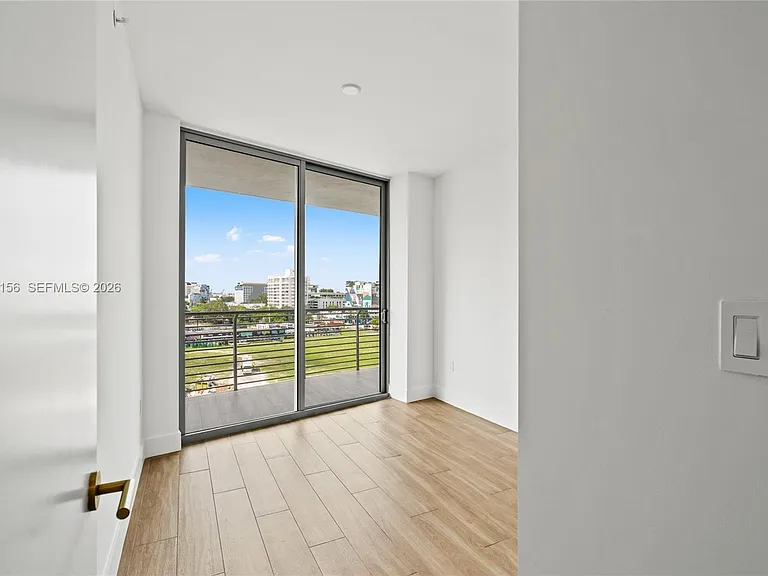 90 NE 32nd St #627 — Photo 18