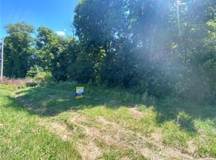 Wood River Rd, Claremont, IL 62421