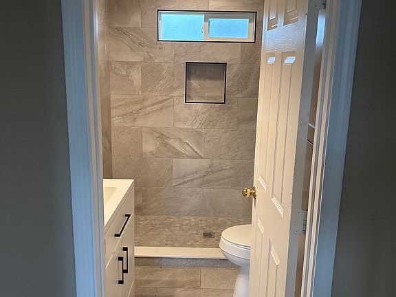 5th image of 1300 Sonoma Ave #1