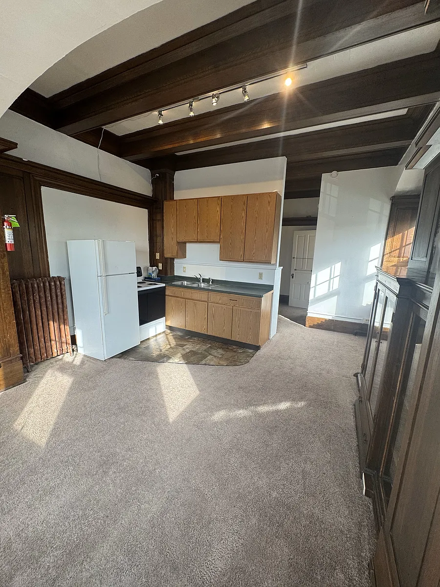 Building Photo - 629 E 1st St #3