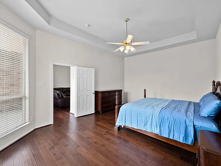 3205 Hamlett Ln — Photo 15