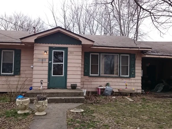 235 N Walnut St, Tamaroa, IL 62888