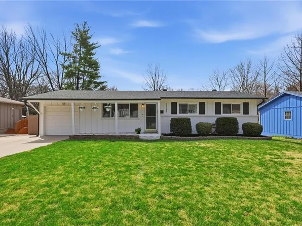 7721 W 65th St, Overland Park, KS 66202