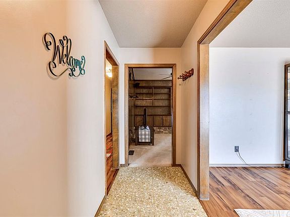 3rd image of 12505 Springwood Dr