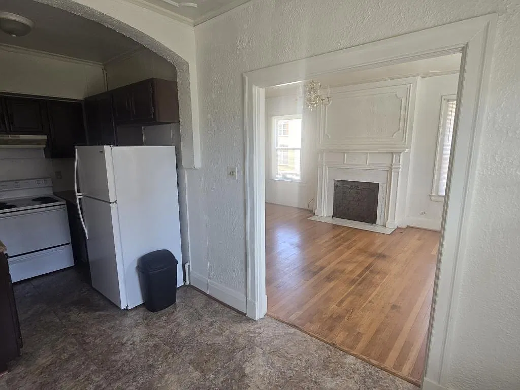 403 N 4th St — Photo 3