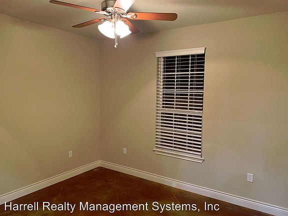 2nd image of 2845 Savannah Ct