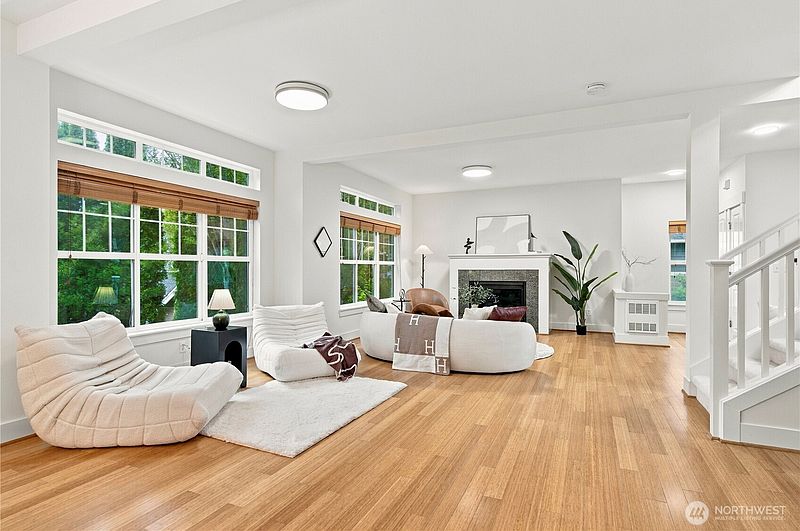 4th image of 1789 27th Ln NE