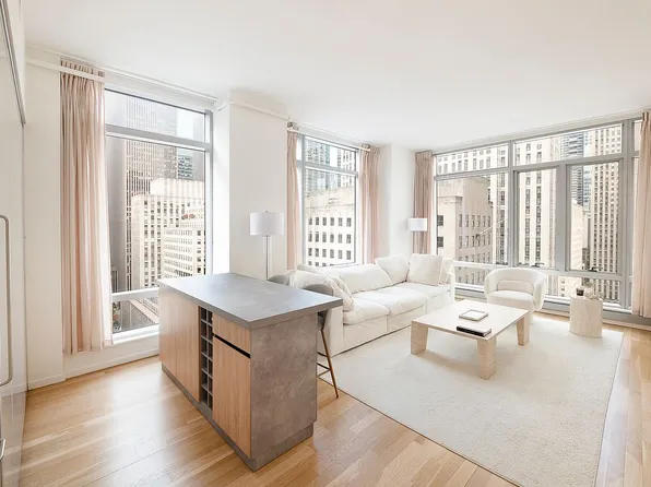 18 W 48th St APT 18E, New York, NY 10036