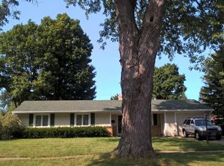 4016 Crestview Dr, Rockford, IL 61107