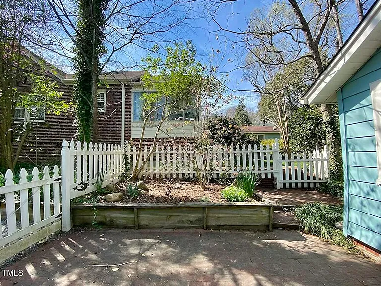 1008 Starlight Dr #B — Photo 14