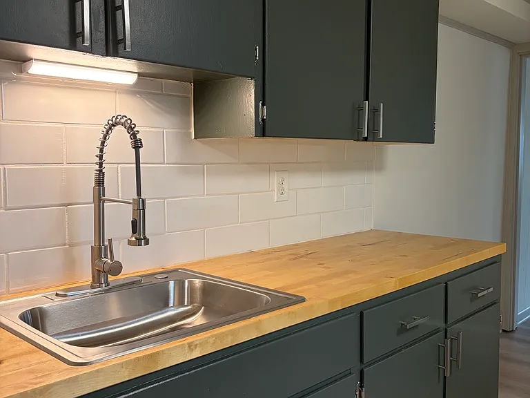 108 N Railroad St #2 — Photo 1