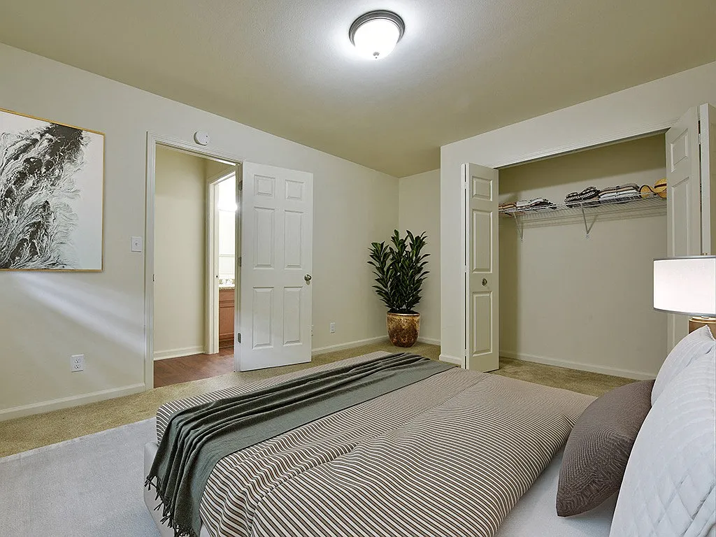 Grand Bend Club Apartments — Photo 2
