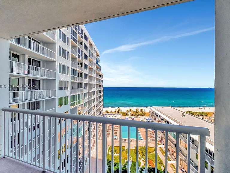 5401 Collins Ave #928 — Photo 2