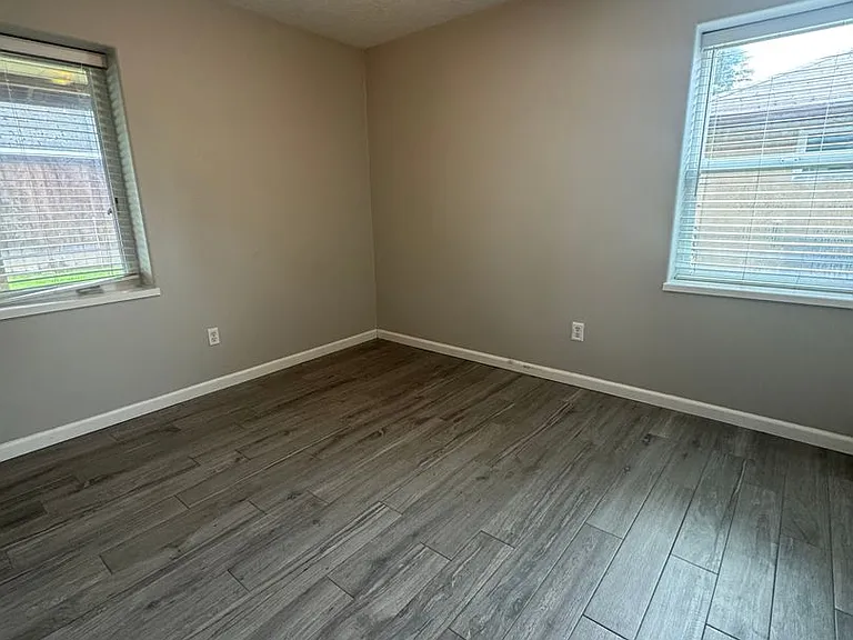 744 Woodard Ave NE — Photo 10