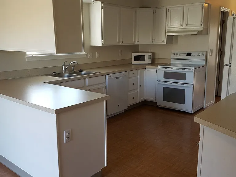 222413 — Photo 2