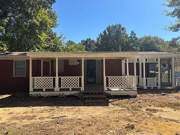 4th image of 3957 Balfour St