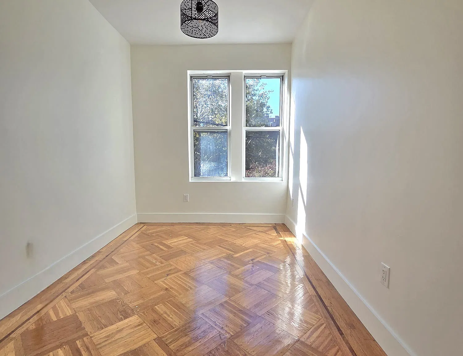 1661 Sterling Place — Photo 4