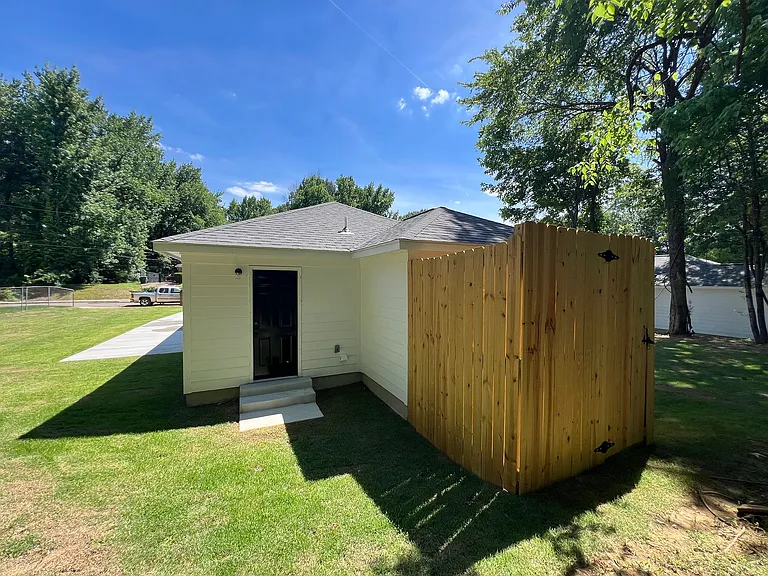 730 Hazelwood Rd — Photo 5