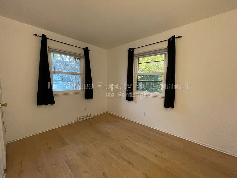 4211 Beechmount Ave — Photo 5