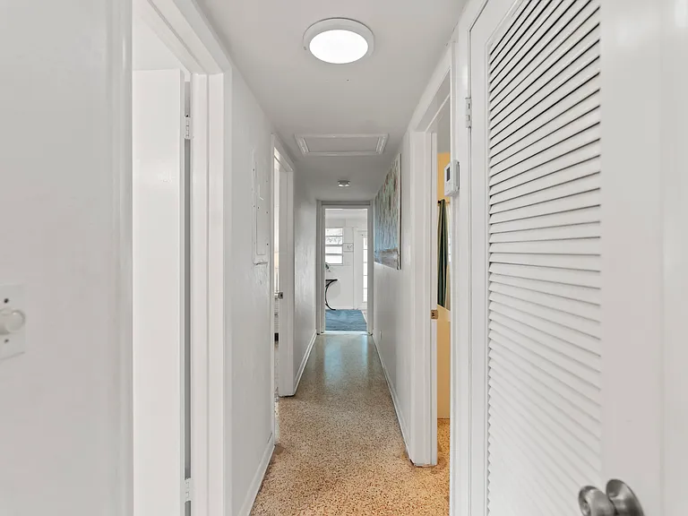2520 Center Ave — Photo 13