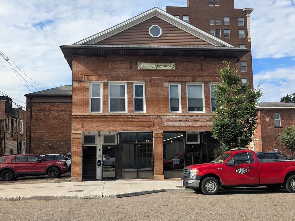 42 Charles Ave SE