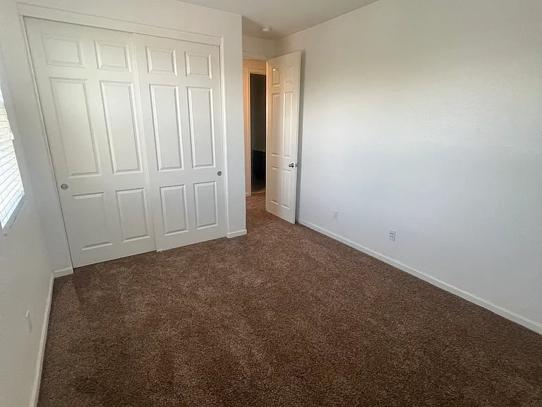 155 W Ladd Dr — Photo 31
