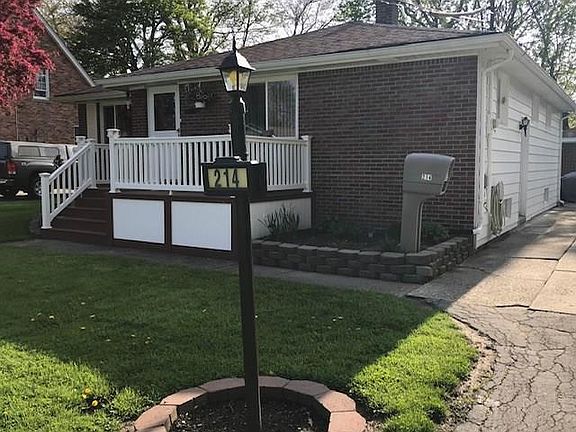 2nd image of 214 N Autumn St