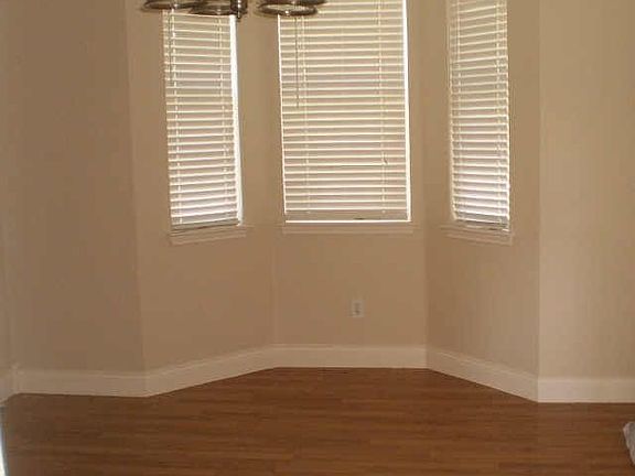 3rd image of 207 S Rolling Meadows Dr