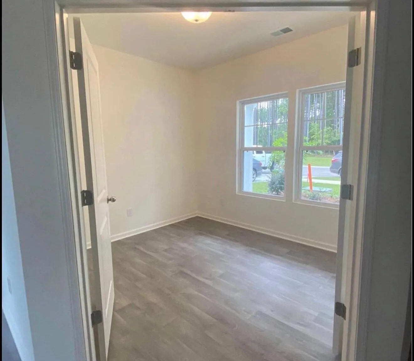 4 bed, 2.5 bath, 2300 sqft, $2,800 — Photo 2