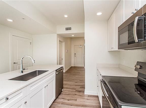 5th image of 2100 Saint Thomas St APT 302