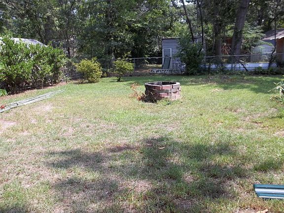 5th image of 405 Palm Dr SE