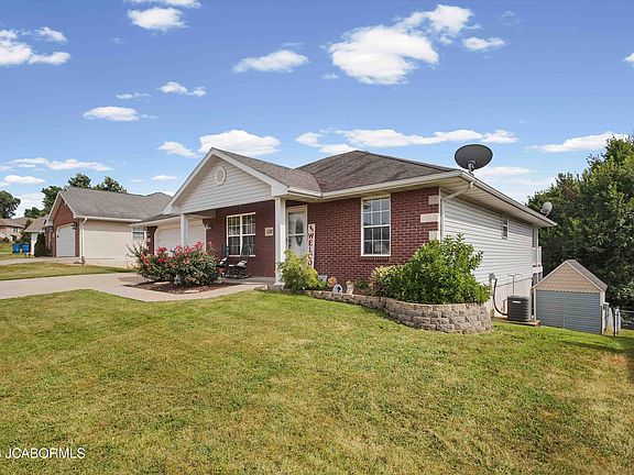 3rd image of 1520 La Hacienda Ct