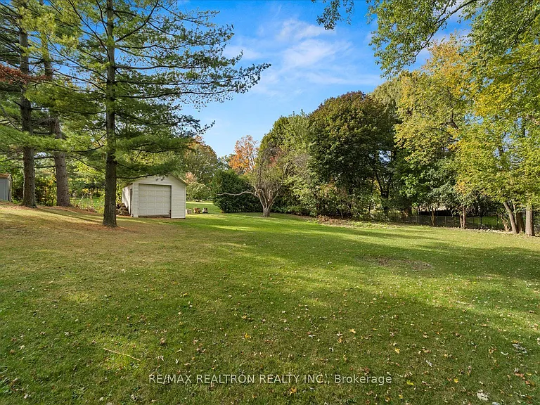 48 Arnold Ave — Photo 49
